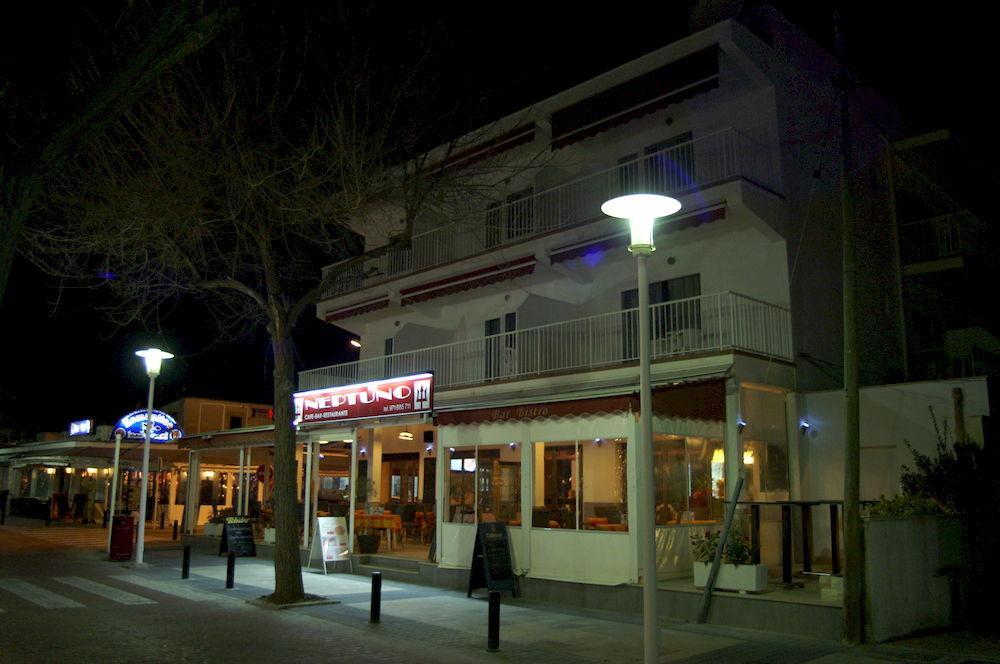Hostal Neptuno Caces Exterior foto