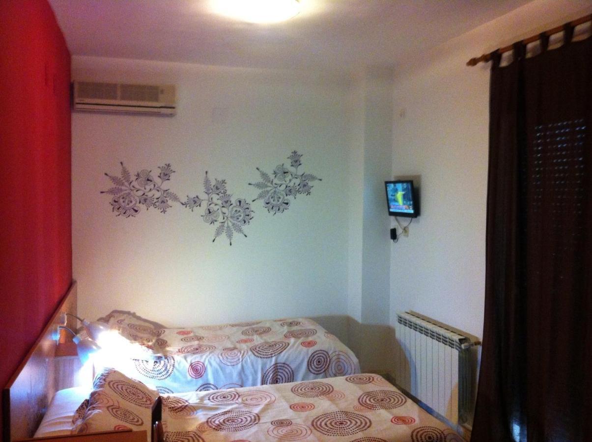 Hostal Neptuno Caces Exterior foto